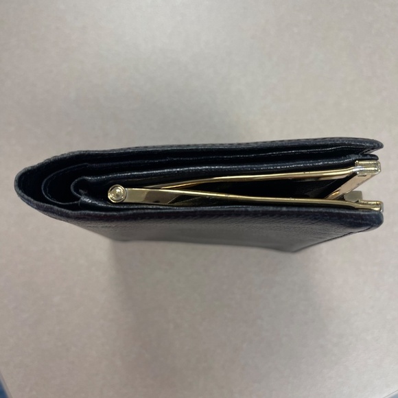 Yves Saint Laurent Vintage Compact Kiss Lock Wallet - Black - Preowned - Picture 11 of 15